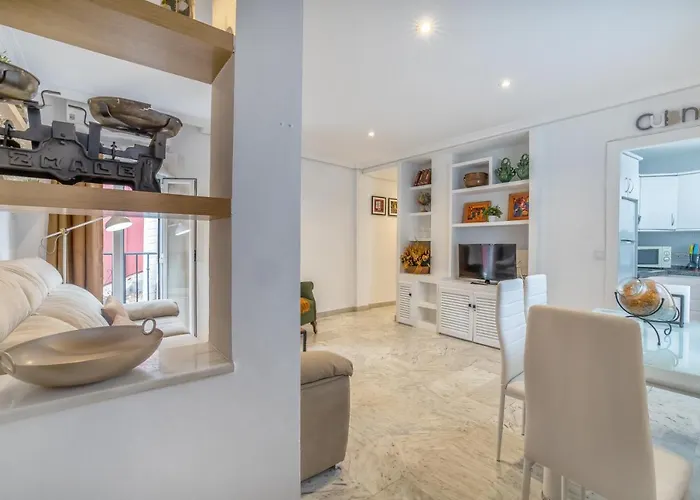 Zafiro Apartment&parking In The Historical Centre Διαμέρισμα *