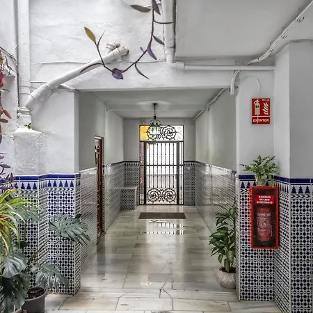 Apartment Zafiro Apartment&parking In The Historical Centre